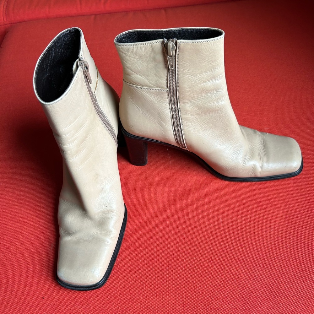 Via Spiga Cream/tan Heeled Booties